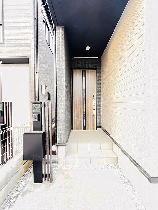 周辺のエリアで他にも沢山売りに出ている物件があります。インターネット掲載前の情報などもありますのでお気軽にお問合せください。まとめてご見学できます。 