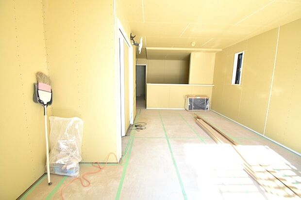 家族が一番集まる場所だから広々としつつも素敵な空間であって欲しい。みんながくつろぐリビングからキッチンまでが一つの空間のように繋がる間取り。 