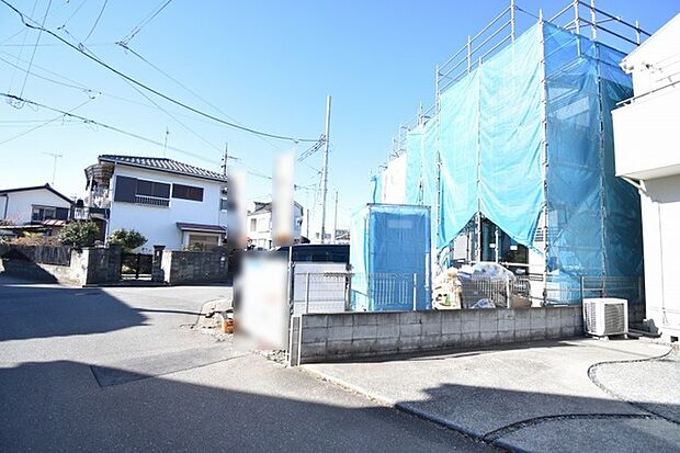 現在建物を建築中です、建築中の物件については現地確認の他、同施工会社の完成施工例のご案内、担当者のプレゼンテーションにてご検討ください。適切なご検討の方法をご説明させて頂きます。 