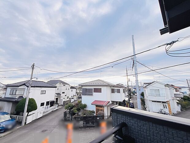 窓からの眺望です。実際に現地で眺望もご確認ください。