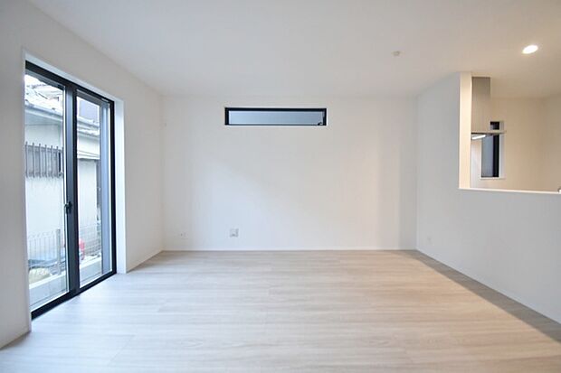 カウンターキッチンならではの開放的な見通し、全体が見渡せることでご家族の団欒スペースもより明るく笑顔が溢れる空間となります。