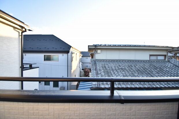 窓からの眺望です。実際に現地で眺望もご確認ください。