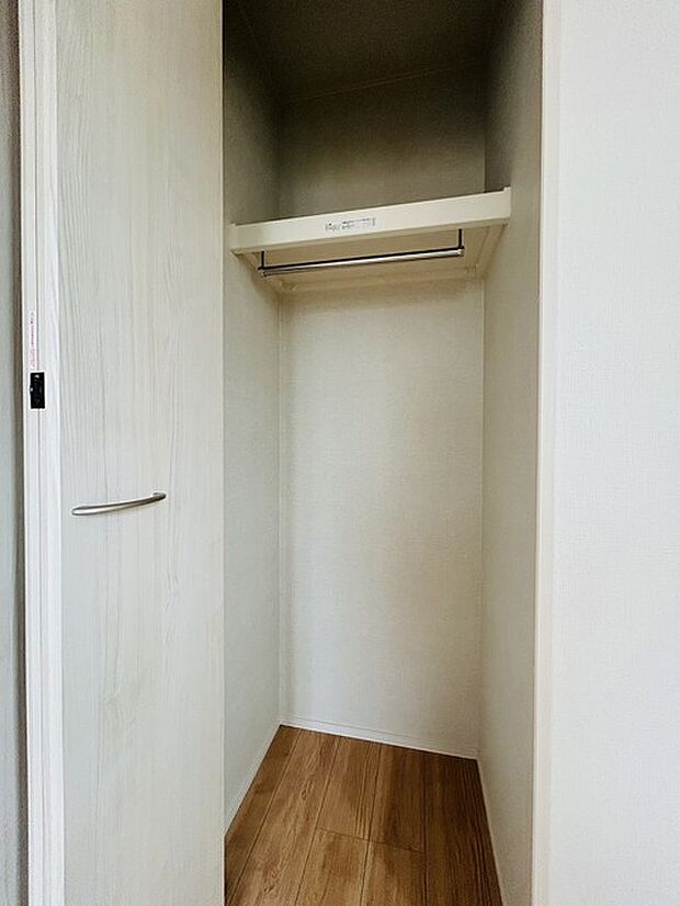 クローゼットなど収納も豊富なお家です。 