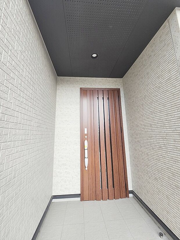 周辺のエリアで他にも沢山売りに出ている物件があります。インターネット掲載前の情報などもありますのでお気軽にお問合せください。まとめてご見学できます。 