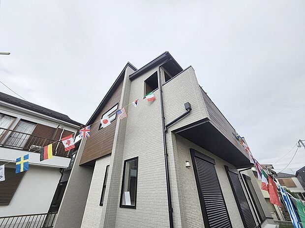 建物が完成しましたので室内のご見学予約スタート。当日のご見学予約も大歓迎です。お気軽にご連絡ください。他にもインターネットに掲載していない情報も沢山ありますので、比較で併せてご見学ができます。 