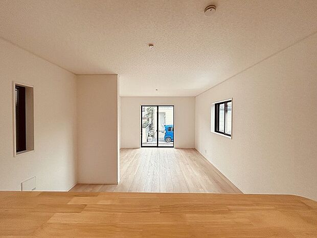 家族が一番集まる場所だから広々としつつも素敵な空間であって欲しい。みんながくつろぐリビングからキッチンまでが一つの空間のように繋がる間取り。