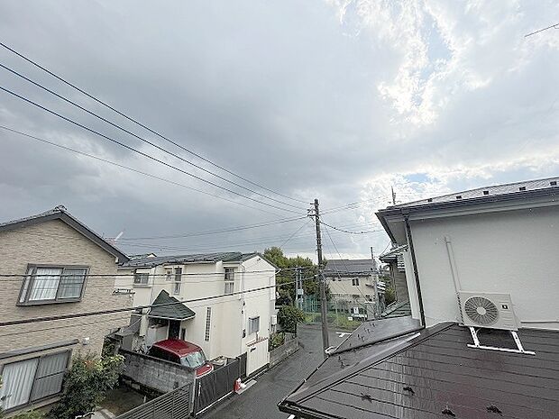 窓からの眺望です。実際に現地で眺望もご確認ください。