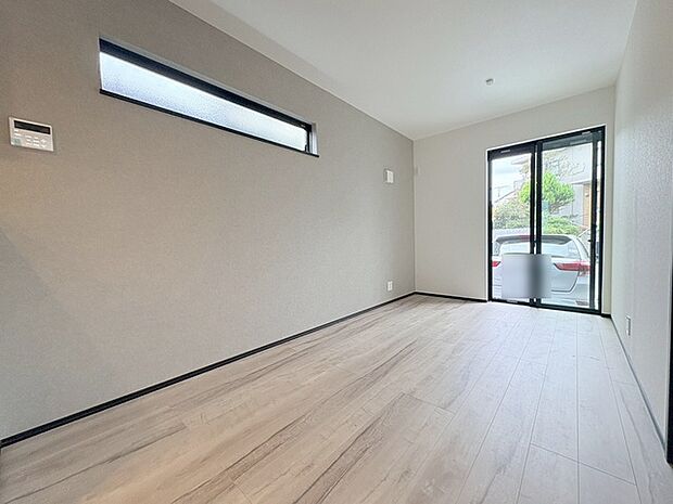 家族が一番集まる場所だから広々としつつも素敵な空間であって欲しい。みんながくつろぐリビングからキッチンまでが一つの空間のように繋がる間取り。