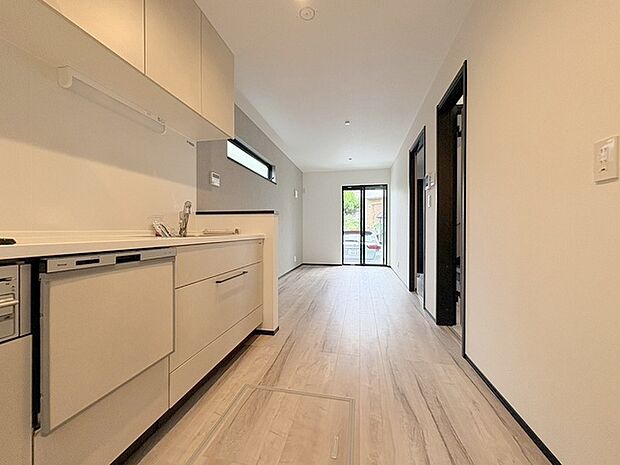 毎日の家事をサポートしてくれる食洗器も標準に装備。ちょっと嬉しい設備です