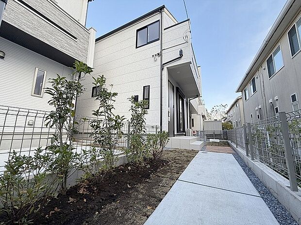 建物が完成しましたので室内のご見学予約スタート。当日のご見学予約も大歓迎です。お気軽にご連絡ください。他にもインターネットに掲載していない情報も沢山ありますので、比較で併せてご見学ができます。 