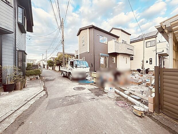 周辺は住宅が建ち並ぶ閑静な住宅街です。 