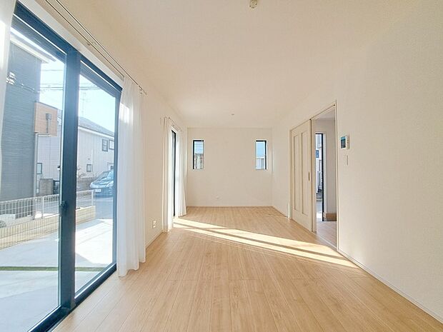 家族が一番集まる場所だから広々としつつも素敵な空間であって欲しい。みんながくつろぐリビングからキッチンまでが一つの空間のように繋がる間取り。 