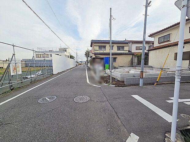 周辺は住宅が建ち並ぶ閑静な住宅街です。 