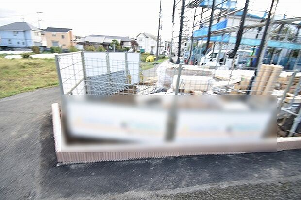 現在建物を建築中です、建築中の物件については現地確認の他、同施工会社の完成施工例のご案内、担当者のプレゼンテーションにてご検討ください。適切なご検討の方法をご説明させて頂きます。 