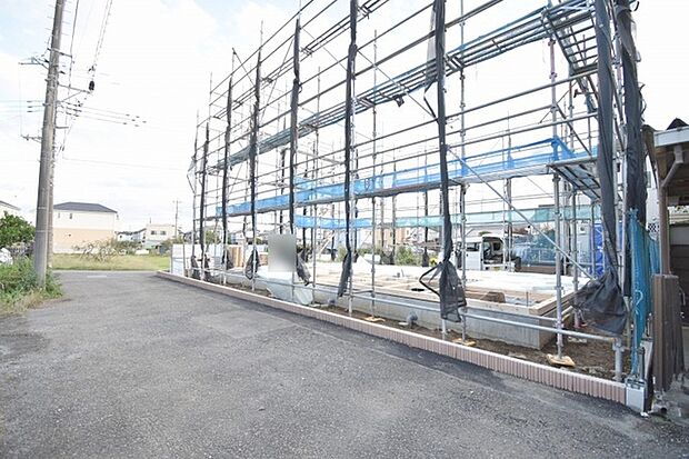 周辺のエリアで他にも沢山売りに出ている物件があります。インターネット掲載前の情報などもありますのでお気軽にお問合せください。まとめてご見学できます。 