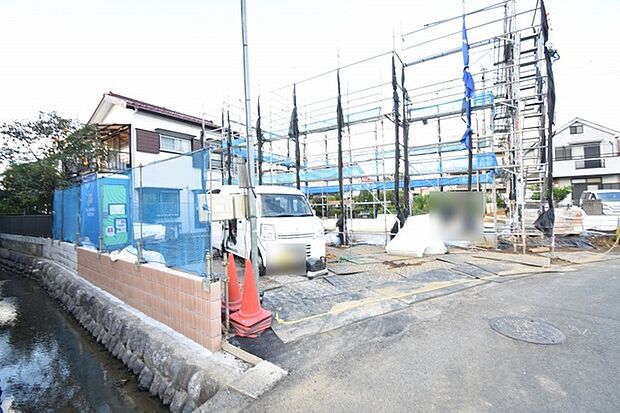 現地のご見学予約もスタートしました。周辺で売りに出ている物件も沢山御座います。まとめてご見学ができますのでお気軽にお申しつけください。 