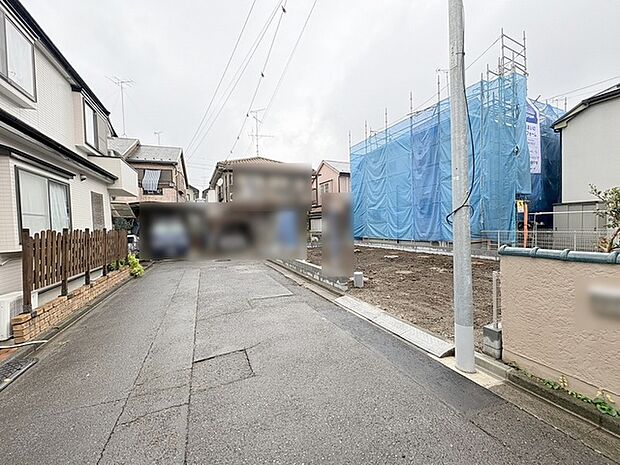 安心して暮らすことのできる住宅街。 住宅地の道路は一般に交通量が少なく車などの騒音が少ないため、住民にとって静かな生活環境が提供されます。