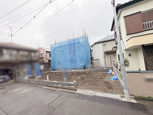 現在建物を建築中です、建築中の物件については現地確認の他、同施工会社の完成施工例のご案内、担当者のプレゼンテーションにてご検討ください。適切なご検討の方法をご説明させて頂きます。