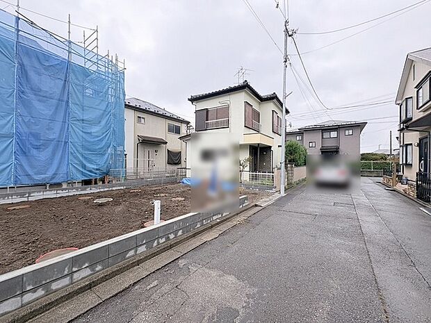 周辺は住宅が建ち並ぶ閑静な住宅街です。