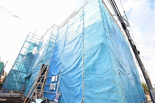 現在建物を建築中です、建築中の物件については現地確認の他、同施工会社の完成施工例のご案内、担当者のプレゼンテーションにてご検討ください。適切なご検討の方法をご説明させて頂きます。 