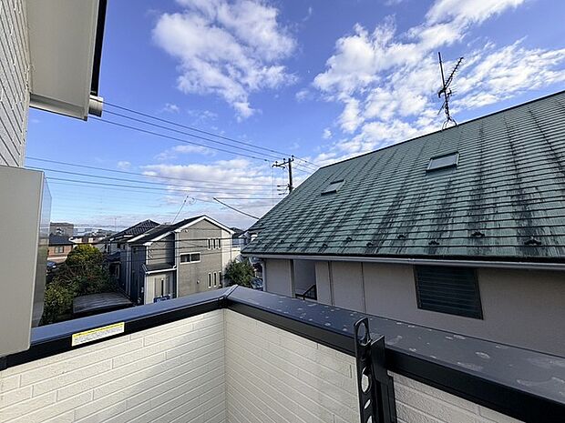 窓からの眺望です。実際に現地で眺望もご確認ください。 