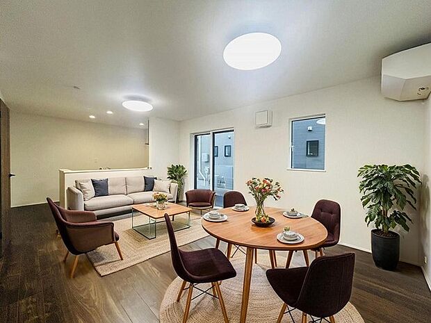 本画像はCGで作成しており、実際に現地に家具は置かれておりません。また、価格に家具は含まれておりません。