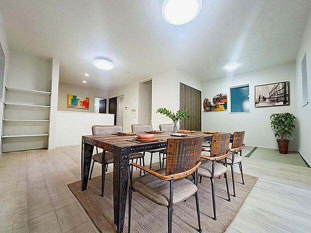 本画像はCGで作成しており、実際に現地に家具は置かれておりません。また、価格に家具は含まれておりません。 