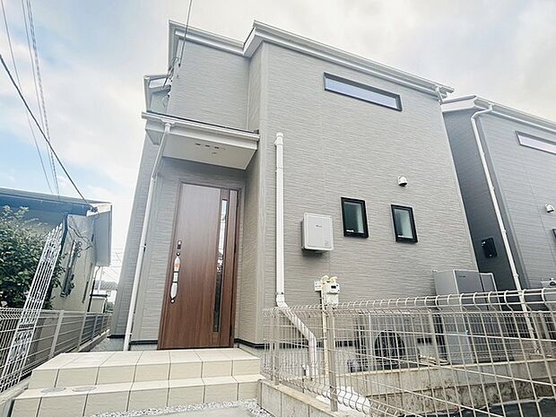 建物が完成しましたので室内のご見学予約スタート。当日のご見学予約も大歓迎です。お気軽にご連絡ください。他にもインターネットに掲載していない情報も沢山ありますので、比較で併せてご見学ができます。 