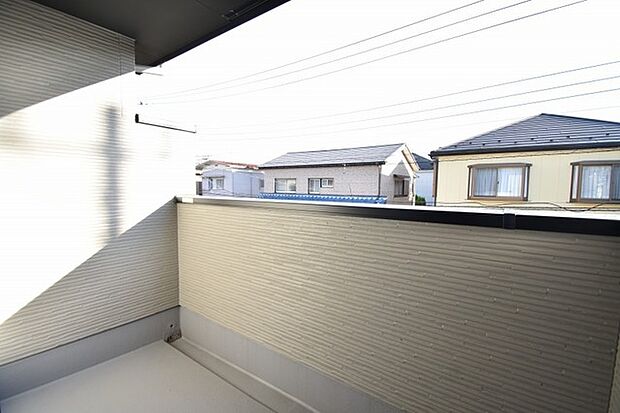 窓からの眺望です。実際に現地で眺望もご確認ください。