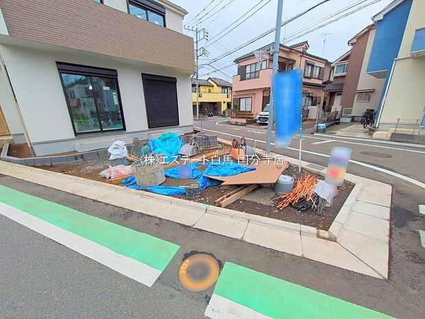 周辺のエリアで他にも沢山売りに出ている物件があります。インターネット掲載前の情報などもありますのでお気軽にお問合せください。まとめてご見学できます。 