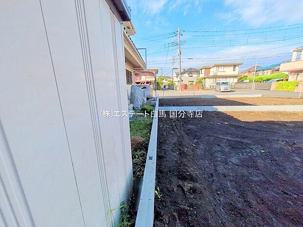 現在建物を建築中です、建築中の物件については現地確認の他、同施工会社の完成施工例のご案内、担当者のプレゼンテーションにてご検討ください。適切なご検討の方法をご説明させて頂きます。 