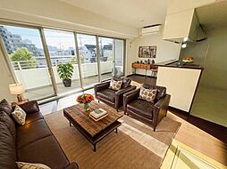 ヒルズ府中天神町ヴェールアリーナ 3LDKのリビング/ダイニング