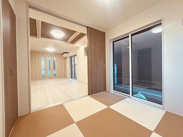 和室がある間取り。畳の香りとともにどこか落ち着く空間です。 
