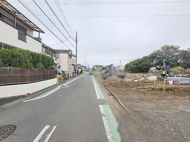 周辺は住宅が建ち並ぶ閑静な住宅街です。