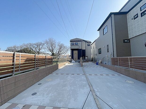 周辺のエリアで他にも沢山売りに出ている物件があります。インターネット掲載前の情報などもありますのでお気軽にお問合せください。まとめてご見学できます。