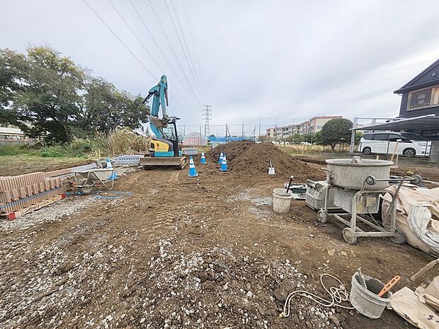 周辺のエリアで他にも沢山売りに出ている物件があります。インターネット掲載前の情報などもありますのでお気軽にお問合せください。まとめてご見学できます。