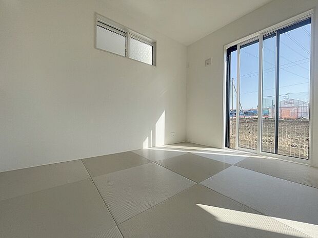 和室がある間取り。畳の香りとともにどこか落ち着く空間です。 