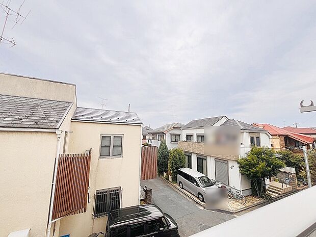 窓からの眺望です。実際に現地で眺望もご確認ください。 