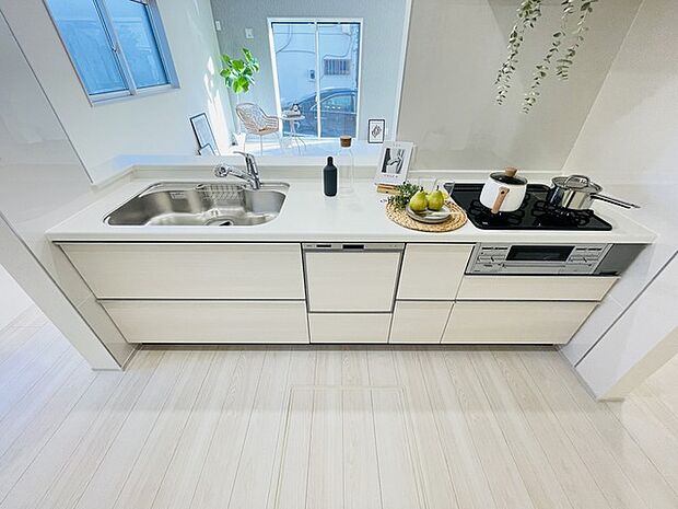 毎日の家事をサポートしてくれる食洗器も標準に装備。ちょっと嬉しい設備です