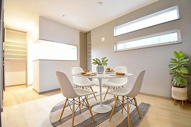 本画像はCGで作成しており、実際に現地に家具は置かれておりません。また、価格に家具は含まれておりません。 