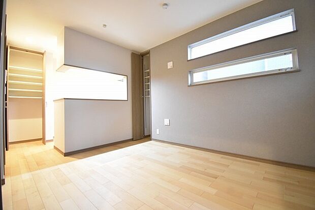 カウンターキッチンならではの開放的な見通し、全体が見渡せることでご家族の団欒スペースもより明るく笑顔が溢れる空間となります。