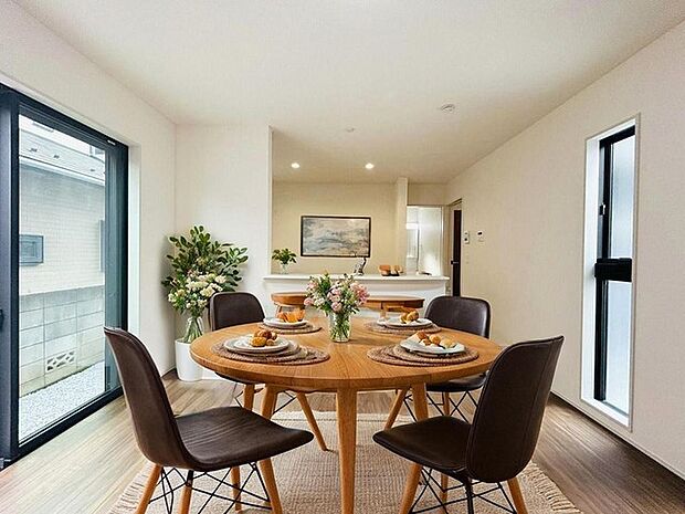 本画像はCGで作成しており、実際に現地に家具は置かれておりません。また、価格に家具は含まれておりません。 