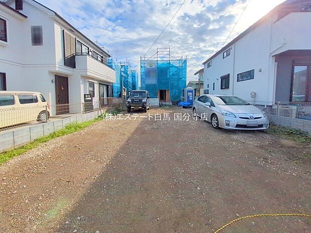 現在建物を建築中です、建築中の物件については現地確認の他、同施工会社の完成施工例のご案内、担当者のプレゼンテーションにてご検討ください。適切なご検討の方法をご説明させて頂きます。