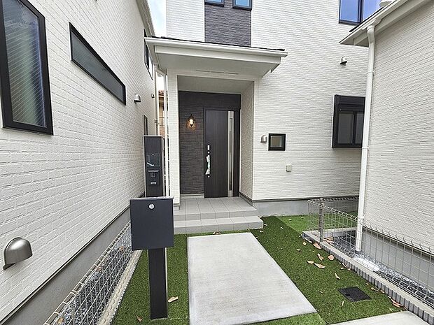 建物が完成しましたので室内のご見学予約スタート。当日のご見学予約も大歓迎です。お気軽にご連絡ください。他にもインターネットに掲載していない情報も沢山ありますので、比較で併せてご見学ができます。