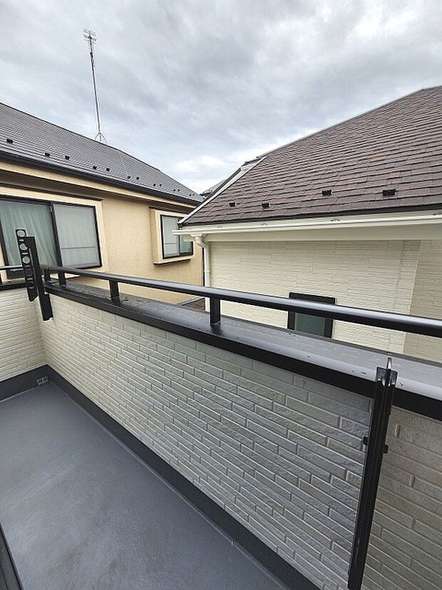 周辺のエリアで他にも沢山売りに出ている物件があります。インターネット掲載前の情報などもありますのでお気軽にお問合せください。まとめてご見学できます。 