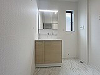 使いやすいタイプの洗面化粧台のあるランドリースペース