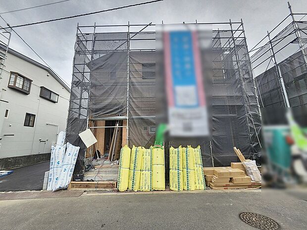 現在建物を建築中です、建築中の物件については現地確認の他、同施工会社の完成施工例のご案内、担当者のプレゼンテーションにてご検討ください。適切なご検討の方法をご説明させて頂きます。 