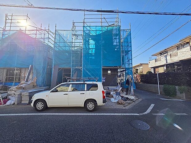 現在建物を建築中です、建築中の物件については現地確認の他、同施工会社の完成施工例のご案内、担当者のプレゼンテーションにてご検討ください。適切なご検討の方法をご説明させて頂きます。 