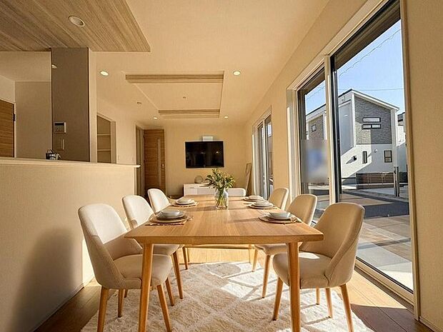 本画像はCGで作成しており、実際に現地に家具は置かれておりません。また、価格に家具は含まれておりません。 