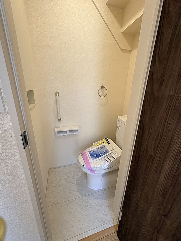 トイレにはウォシュレット機能を標準装備。